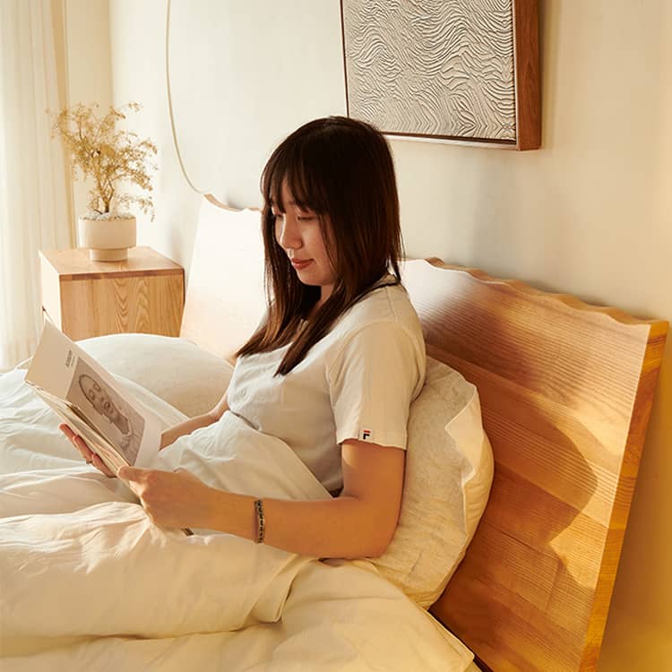 アッシュ材とラタン使用の高級ナイトテーブル | 収納力抜群でおしゃれなデザイン hjhms-1054