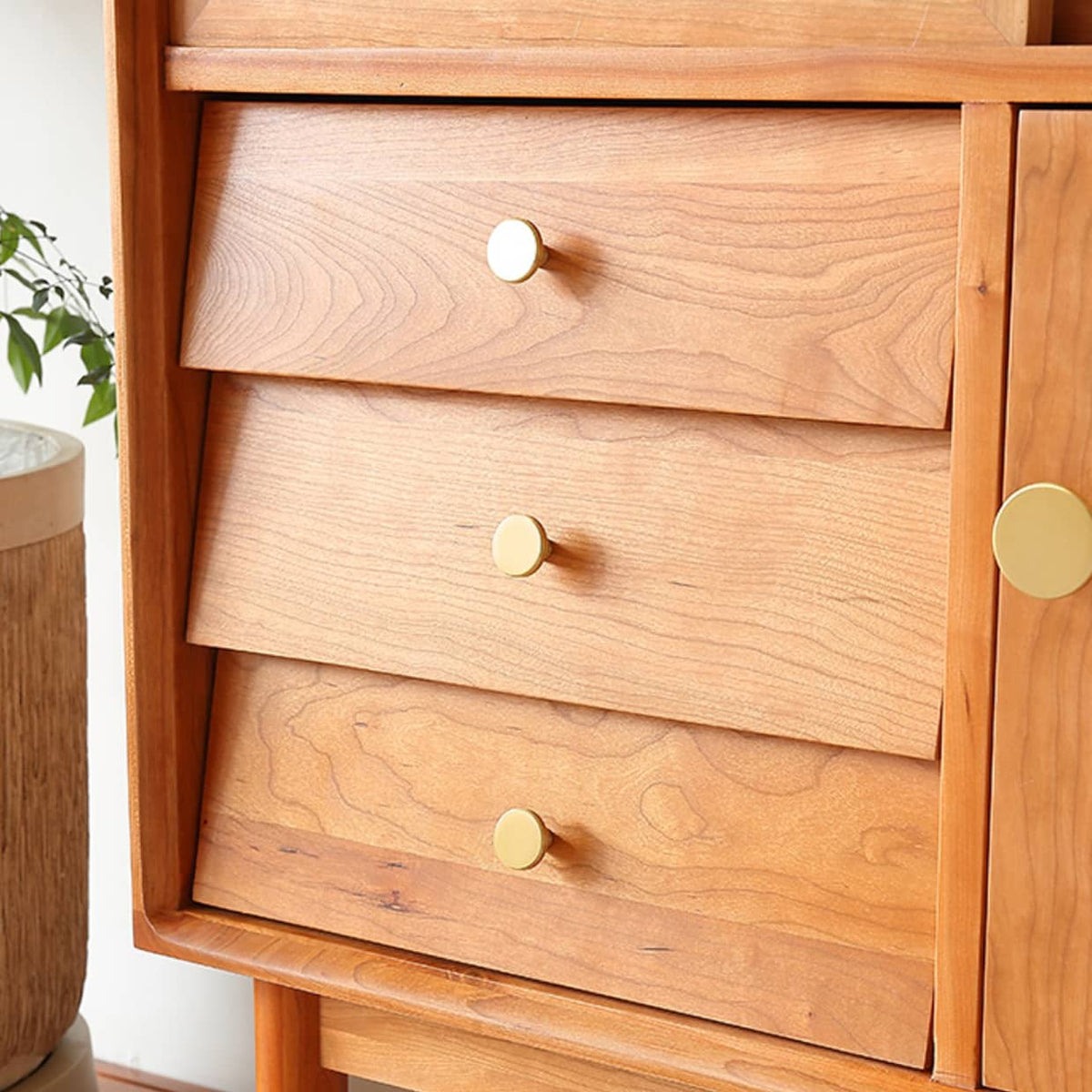 チェリー材?ケヤキ 高級キャビネット | 多層板とガラス?銅デザインの収納家具 Hersa-1635