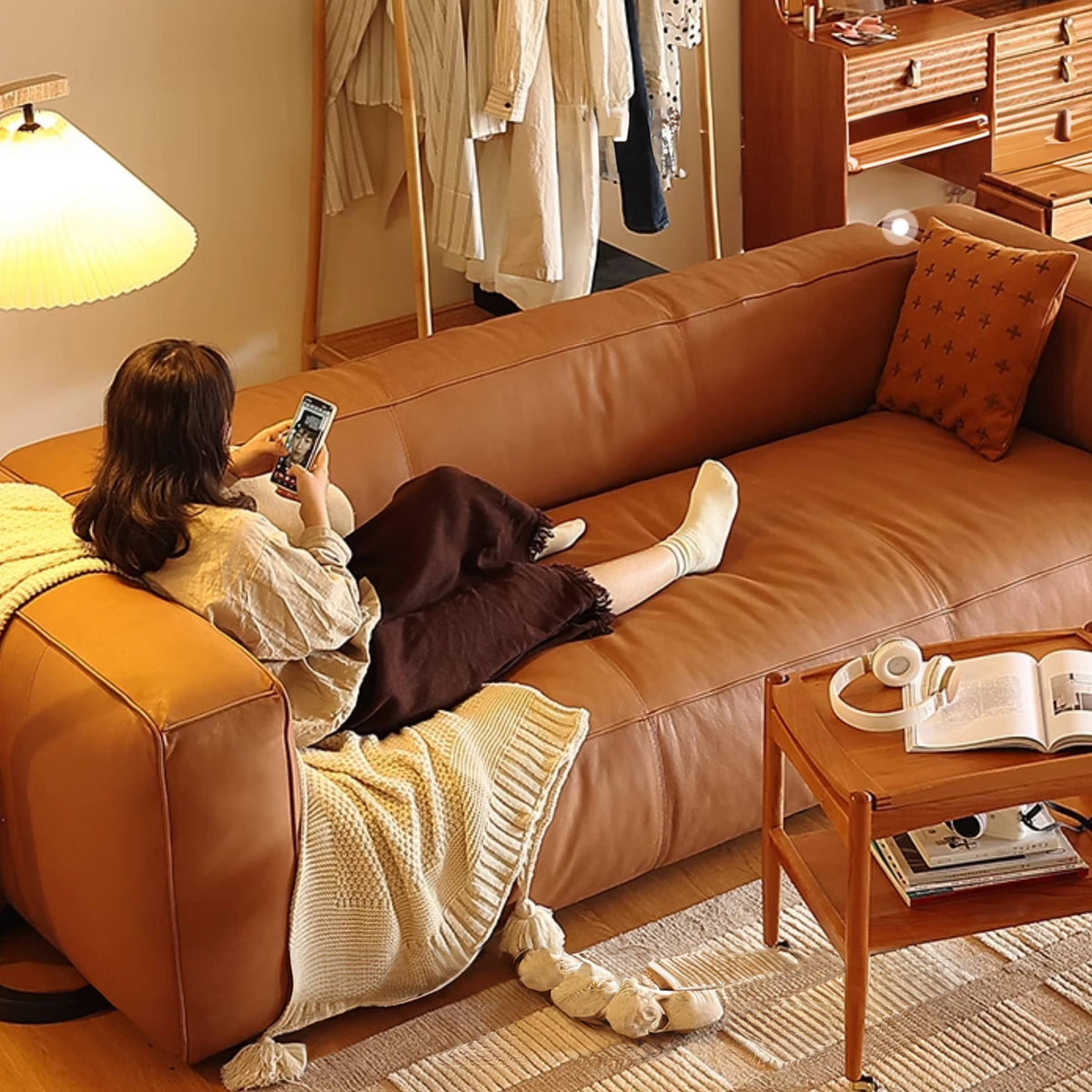 「高級無垢材パイン使用!快適ダウン&シリコンフィルクッション、合成皮革&本革ソファー」 Hersa-1647