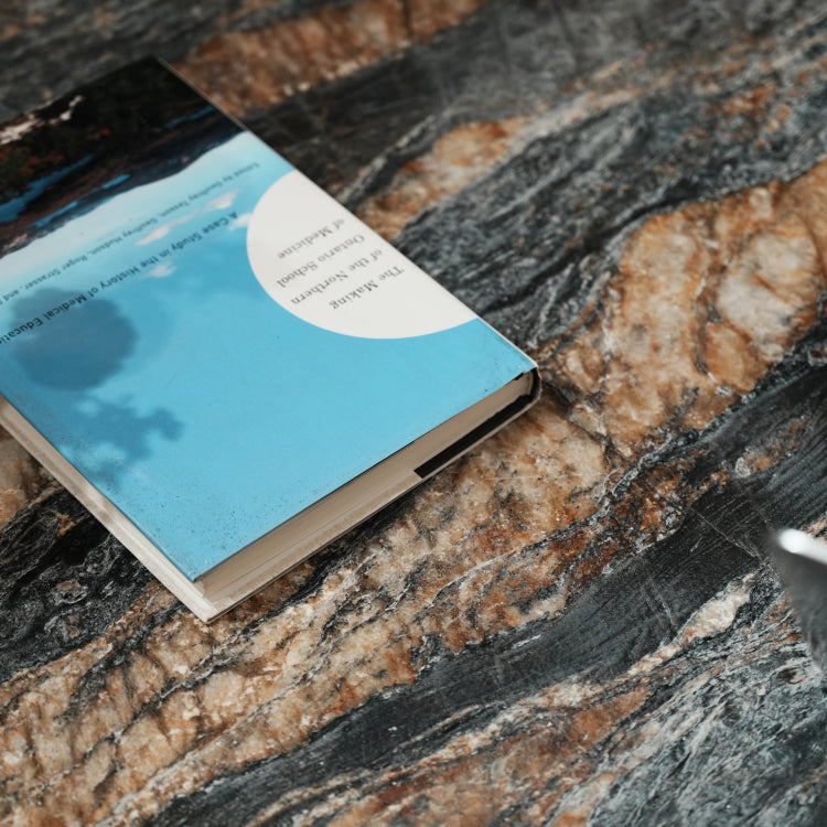 デザイナーズ 大理石ダイニングテーブル ブルー×ゴールドマーブル ラグジュアリー スチールベース 円形テーブル jrjj-6612