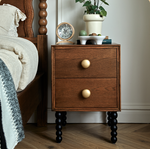 レッドオーク多層板ナイトテーブル - エレガントな寝室空間を演出するモダンデザイン hggw-4175