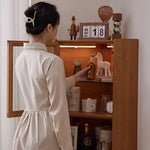 チェリー材とラタンを使用したガラス多層板キャビネット|スタイリッシュ収納家具 fcp-1306