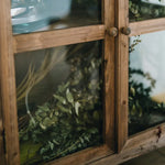 スギ材ガラスのヴィンテージキャビネット|エレガントなインテリア収納ソリューション fcwz-2356