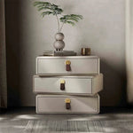 モダンデザインナイトテーブル | 多層板製 PUレザー仕上げ | スタイリッシュな収納解決策 fhx-4579