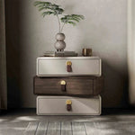 モダンデザインナイトテーブル | 多層板製 PUレザー仕上げ | スタイリッシュな収納解決策 fhx-4579