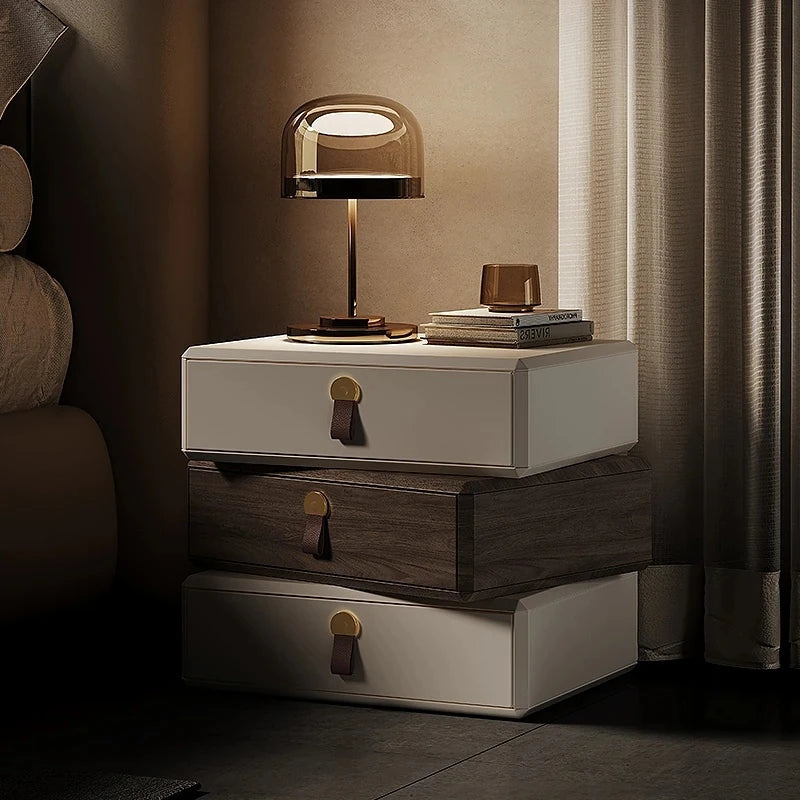 モダンデザインナイトテーブル | 多層板製 PUレザー仕上げ | スタイリッシュな収納解決策 fhx-4579