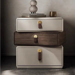 モダンデザインナイトテーブル | 多層板製 PUレザー仕上げ | スタイリッシュな収納解決策 fhx-4579