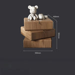 スタイリッシュなウッドナイトテーブル - 抽象的デザインと収納力抜群のサイドテーブル fjd-4738