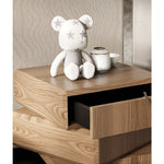 スタイリッシュなウッドナイトテーブル - 抽象的デザインと収納力抜群のサイドテーブル fjd-4738