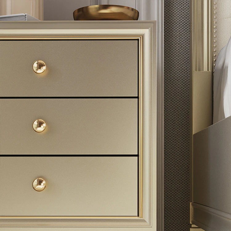 エレガントなデザインのパイン材ナイトテーブル - 3段引き出し付き、寝室の必需品 fjfn-5273