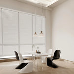 モダンデザインのシンプルチェア —スタイリッシュなインテリアに最適な座り心地抜群のプラスチックチェア! fjnw-4546