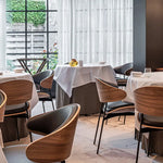 モダンデザインPUレザーチェア|スタイリッシュな多層板構造シート fjx-2645