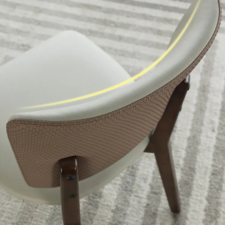 PUレザーと無垢材の北欧風チェア - スタイリッシュなダイニングに最適! fjx-2653