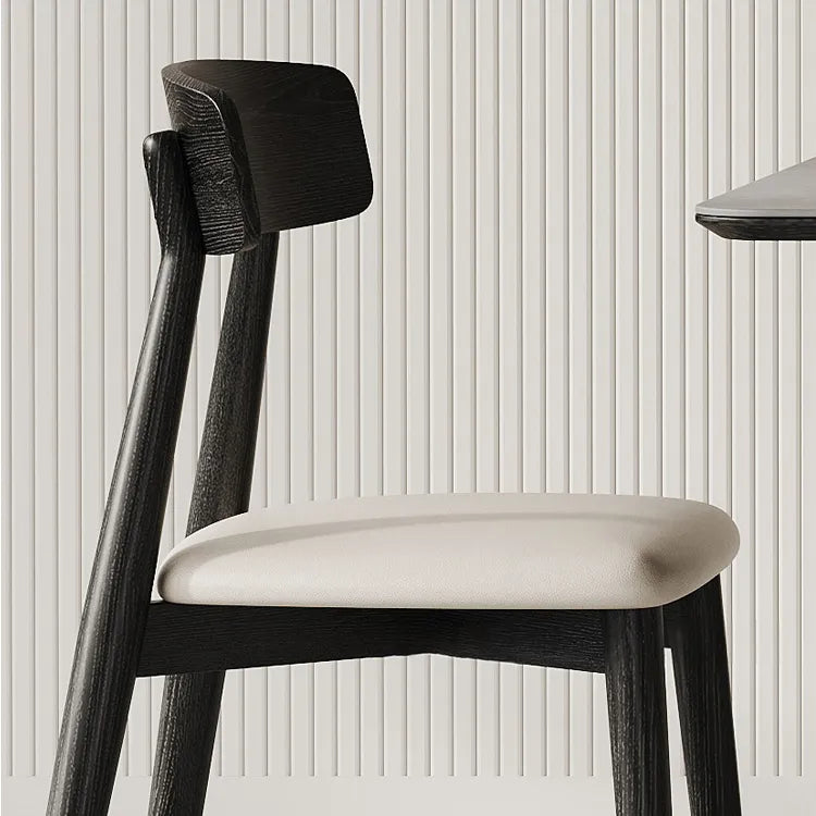 シンプルモダンなオーク&PUレザーチェア - インテリアに洗練されたアクセントをプラス fjx-2676