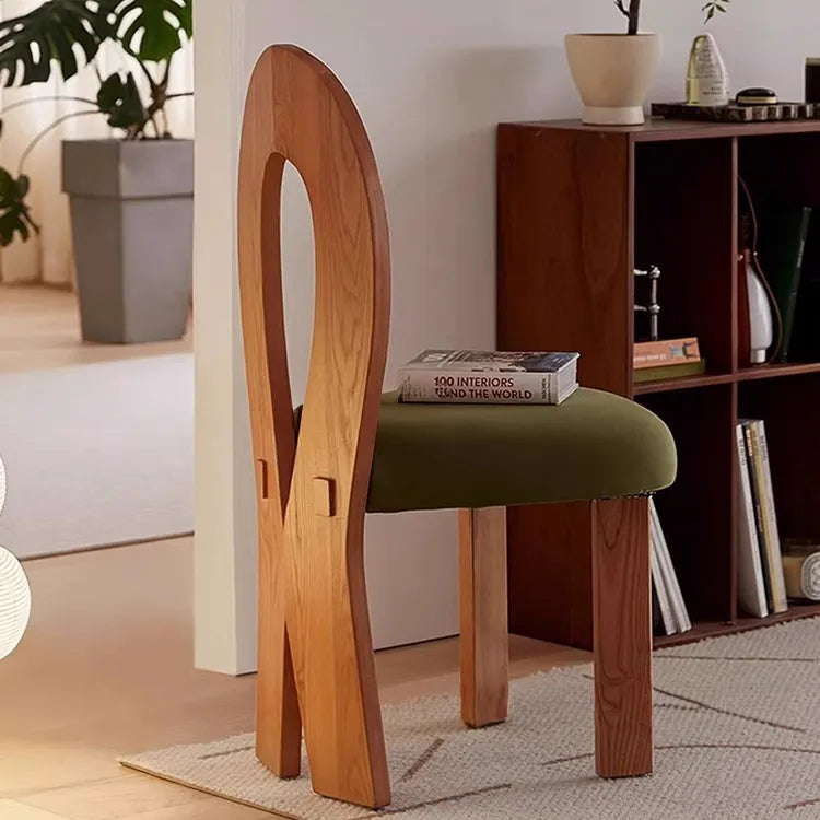 アッシュ材使用のデザインチェア|優雅で特別な座り心地をあなたに fjx-2690