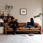 高級感漂う合成皮革ソファー|ダウンとパイン無垢材使用で快適な座り心地|リビングに最適なデザイン fme-3133