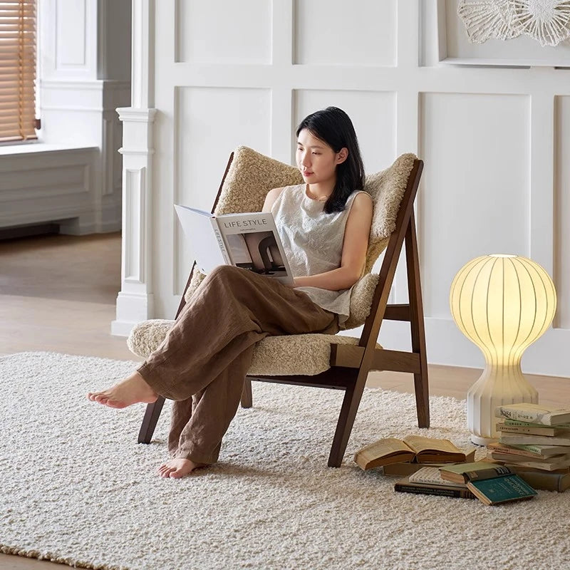 シープボア&シリコンフィル アッシュ材チェア - 快適なリラックス空間のための洗練されたデザイン fme-3136