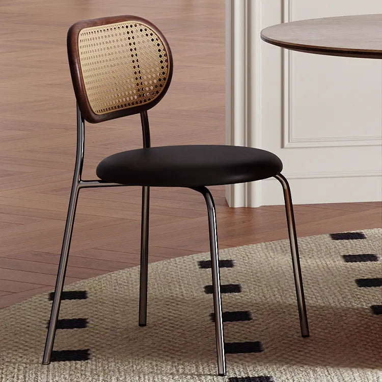 アッシュ材とラタンのモダンチェア - PUレザーとステンレスフレームの高級デザインチェア fmus-4086