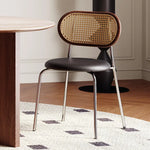 アッシュ材とラタンのモダンチェア - PUレザーとステンレスフレームの高級デザインチェア fmus-4086