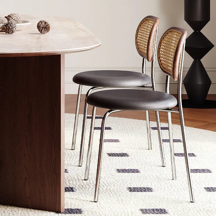アッシュ材とラタンのモダンチェア - PUレザーとステンレスフレームの高級デザインチェア fmus-4086