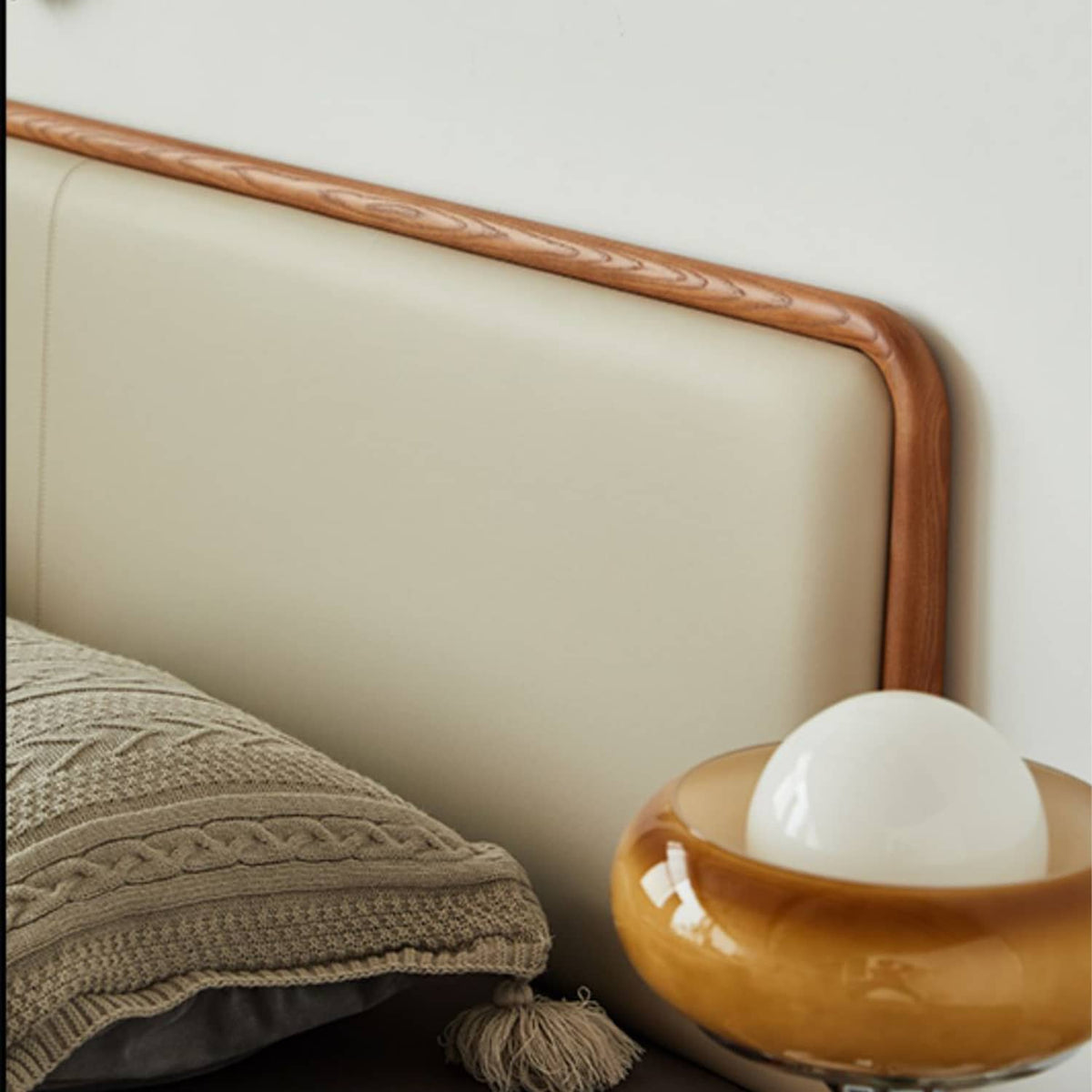 アッシュ材&パイン使用 高級PUレザーベッド - 贅沢な眠りを提供するベッド fmy-1135