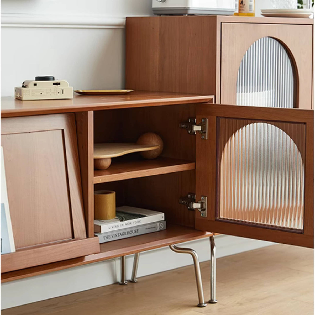 高品質テレビ台 - 多層板&強化ガラス&ステンレス製のモダンデザイン fmy-1137