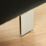 高級感あふれるPUレザーソファー|ステンレス×綿麻×グースダウンの贅沢な座り心地 fpmxm-2800