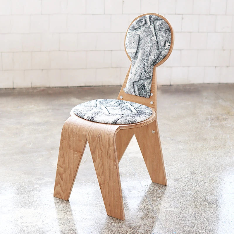 モダンデザインの多層板チェア - 綿麻素材の快適な座席、オシャレなインテリアに最適! fqr-5112