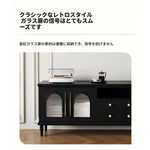 スタイリッシュな多層板製キャビネット - 強化ガラス扉で美しさを引き立てる収納家具 fvp-4589