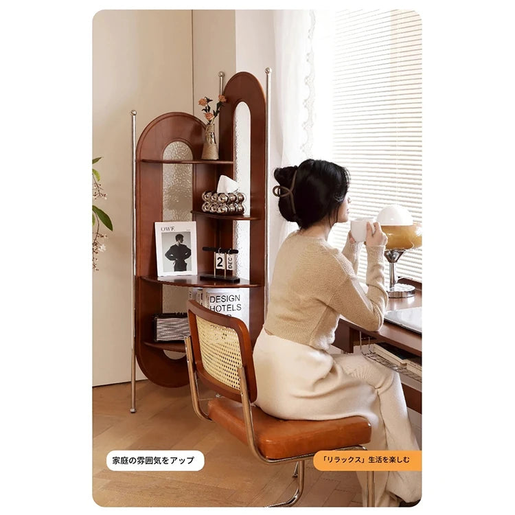 チェリー材とガラスのスタイリッシュラック - ステンレスフレーム付き、コーナーに最適な収納家具 hby-4603