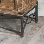 スギ材とアイアンのヴィンテージキャビネット|スタイリッシュな収納ソリューション hdst-4231