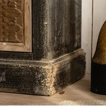 アンティーク調デザインのスギ材キャビネット|エレガンスと機能を両立した収納家具 hdst-4235