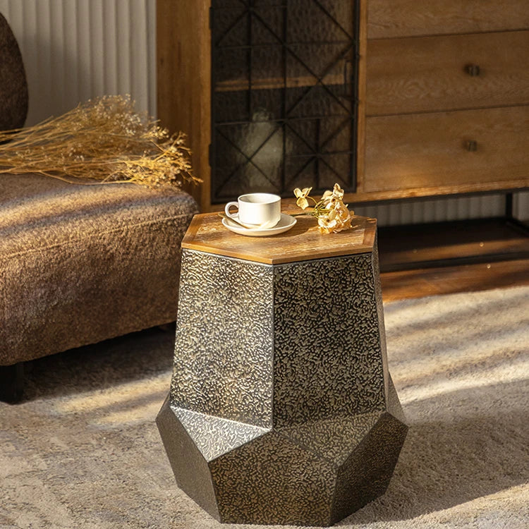 ユニークデザインのパイン&アイアン製センターテーブル - 抜群の存在感とスタイルをお部屋に! hdst-4254