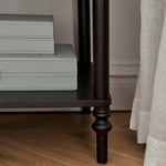 レッドオークの上質ナイトテーブル|高級感漂うおしゃれな収納家具 hggw-4176