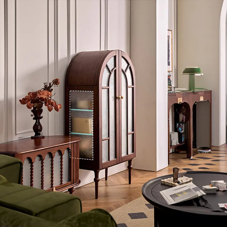 アンティーク風レッドオークキャビネット|ガラス&銅製アクセントの多層板収納 hggw-4186