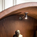 アンティーク風レッドオークキャビネット|ガラス&銅製アクセントの多層板収納 hggw-4186