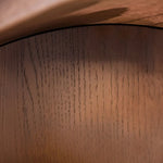 アンティーク風レッドオークキャビネット|ガラス&銅製アクセントの多層板収納 hggw-4186