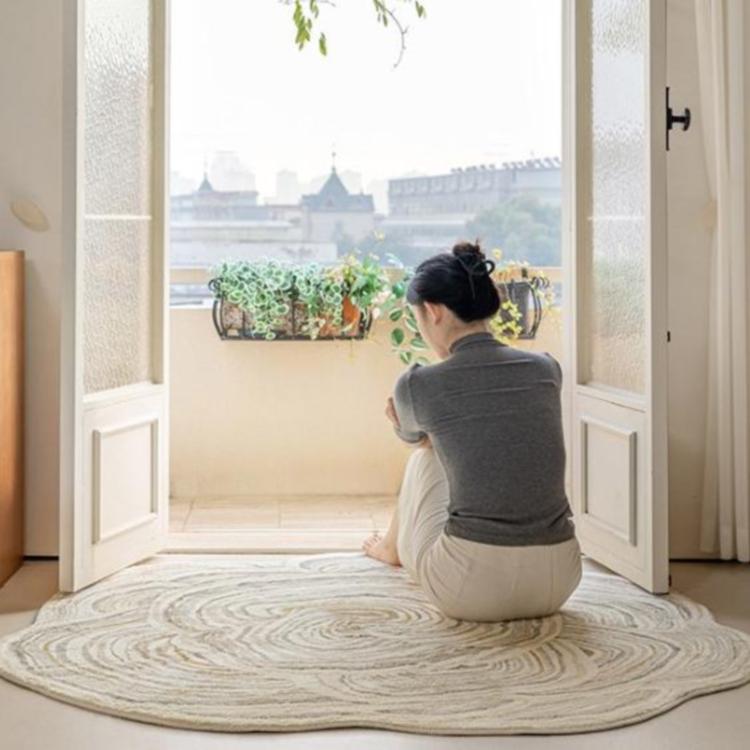 キュートクリーム風 フラワー型 変形ラグ ラグマット フェイクカシミヤ調 カーペット リビング 寝室 厚手 秋冬ラグ おしゃれ hh-05