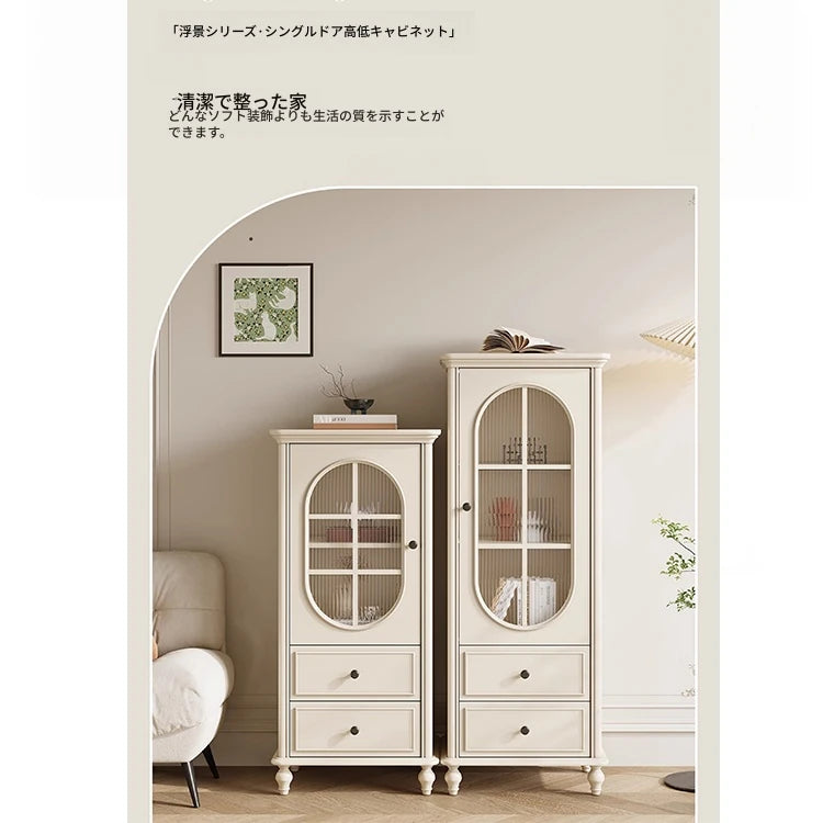 チェリー材とパイン製の美しいディスプレイキャビネット | ガラス扉付きで収納力抜群 | シンプルで上品なデザイン hl-4884