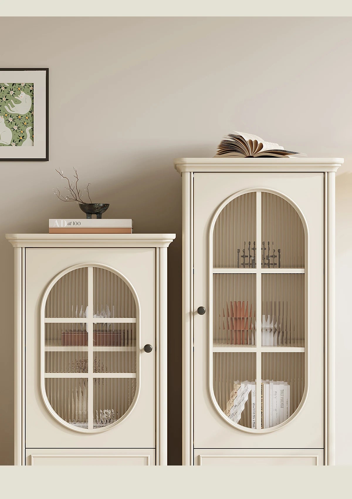 チェリー材とパイン製の美しいディスプレイキャビネット | ガラス扉付きで収納力抜群 | シンプルで上品なデザイン hl-4884