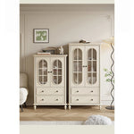 チェリー材とパイン使用!エレガントガラス仕切りキャビネット - シンプルモダンテイストで収納もバッチリ! hl-4889