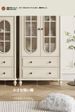 チェリー材とパイン使用!エレガントガラス仕切りキャビネット - シンプルモダンテイストで収納もバッチリ! hl-4889