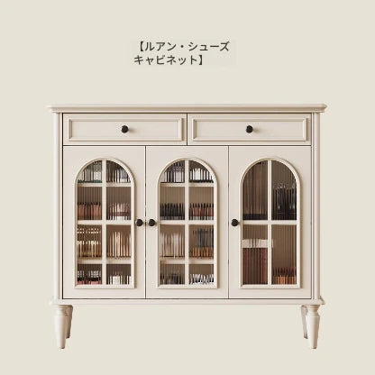 チェリー材とパインの魅力的なキャビネット - 上品なガラス扉付き収納家具でおしゃれなインテリアを実現! hl-4899