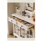 チェリー材とパインの魅力的なキャビネット - 上品なガラス扉付き収納家具でおしゃれなインテリアを実現! hl-4899