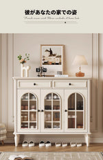 チェリー材とパインの魅力的なキャビネット - 上品なガラス扉付き収納家具でおしゃれなインテリアを実現! hl-4899