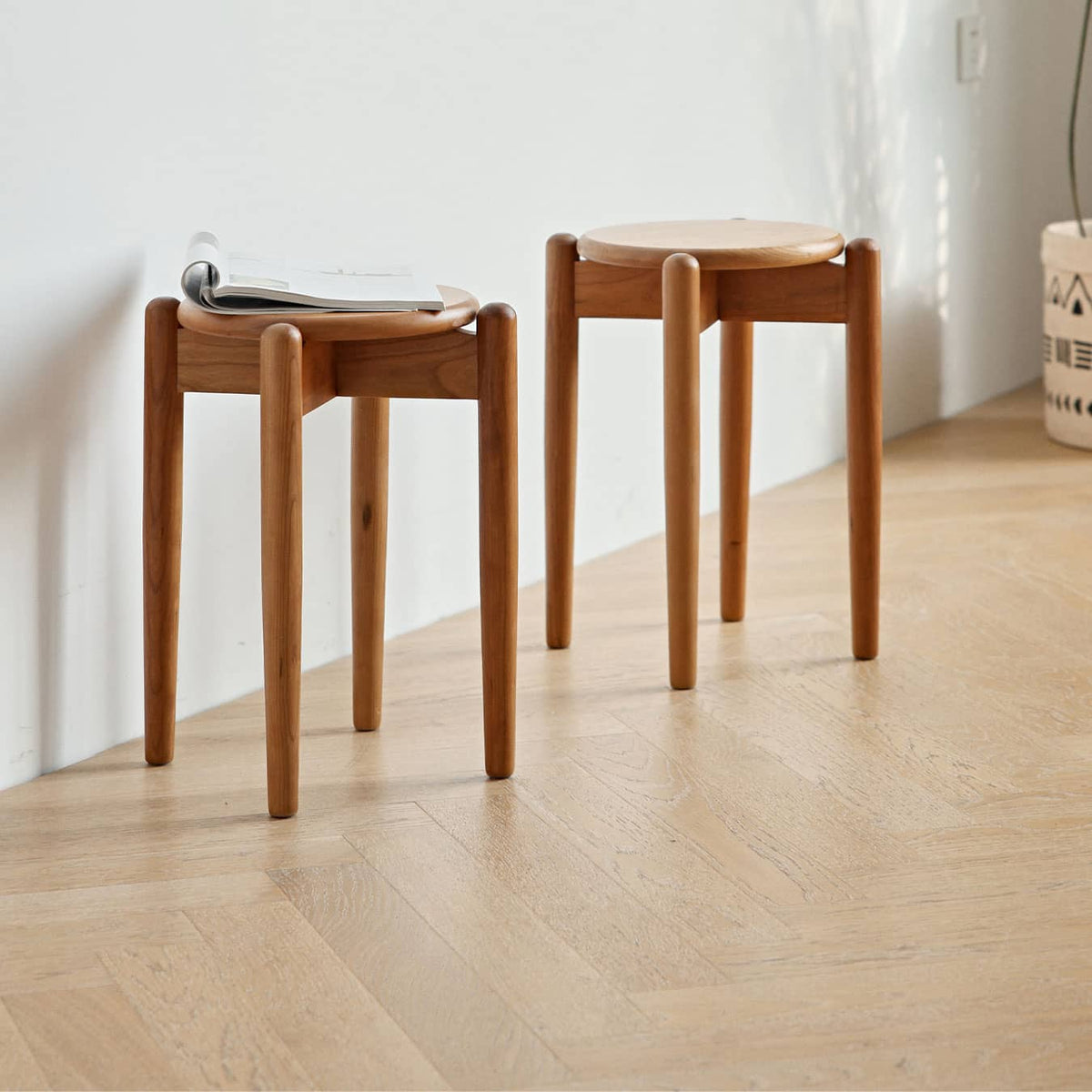 チェリー材スツール | 高級感溢れるデザインスツール hldmz-724