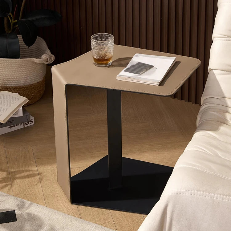 スタイリッシュな合成皮革センターテーブル|モダンデザインでリビングに最適|オレンジとブラックのコンビネーション hmx-5095