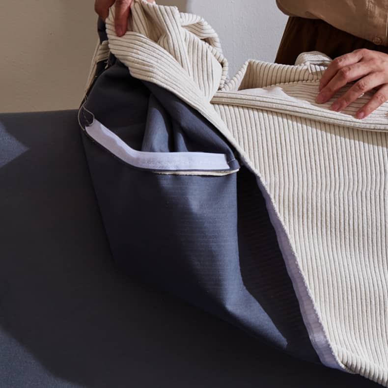 【高級感溢れる】レッドオーク&パインフレーム ソファー | グースダウン&コーデュロイ使用で極上の座り心地 hmyf-1272