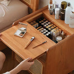 アッシュ材とケヤキのスタイリッシュナイトテーブル - ガラス&ラタンの魅力的デザイン hns-4120