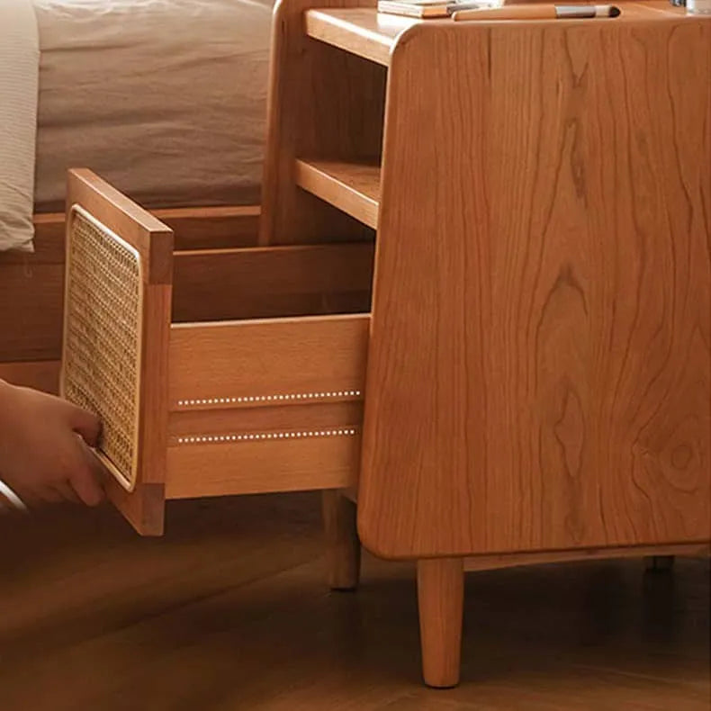 アッシュ材とケヤキのスタイリッシュナイトテーブル - ガラス&ラタンの魅力的デザイン hns-4120